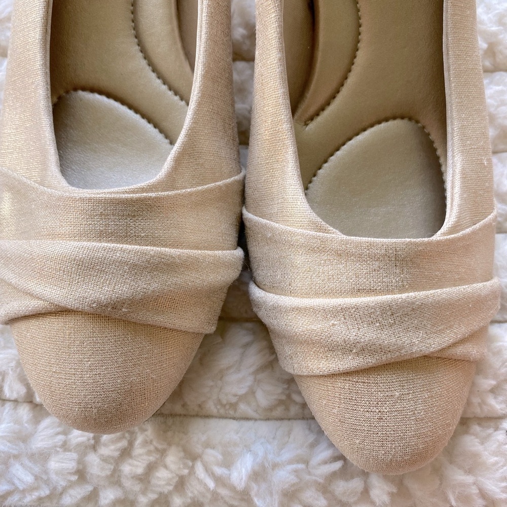 Kelly & Katie Gold Shimmer Wedge Heels | Size 8.5M | Elegant & Comfortable - Picture 8 of 8